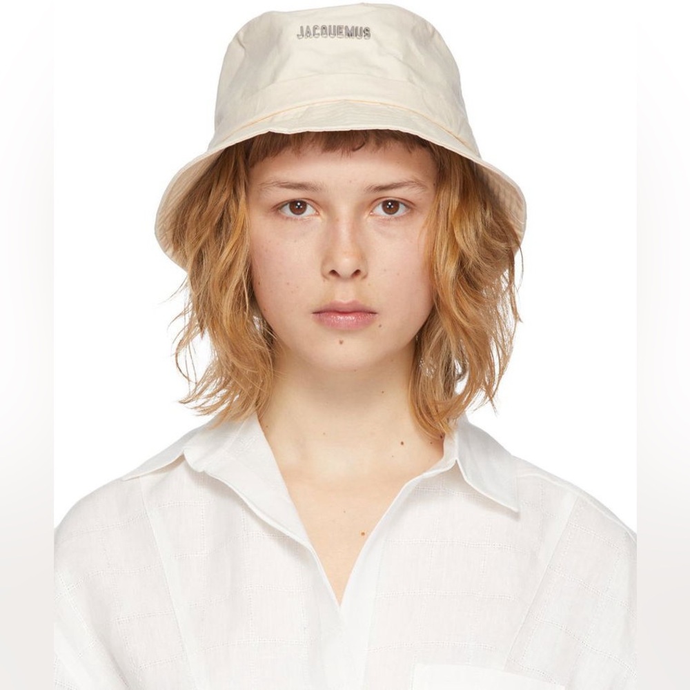 Jacquemus Le Bob Gadjo Off-White Bucket Hat